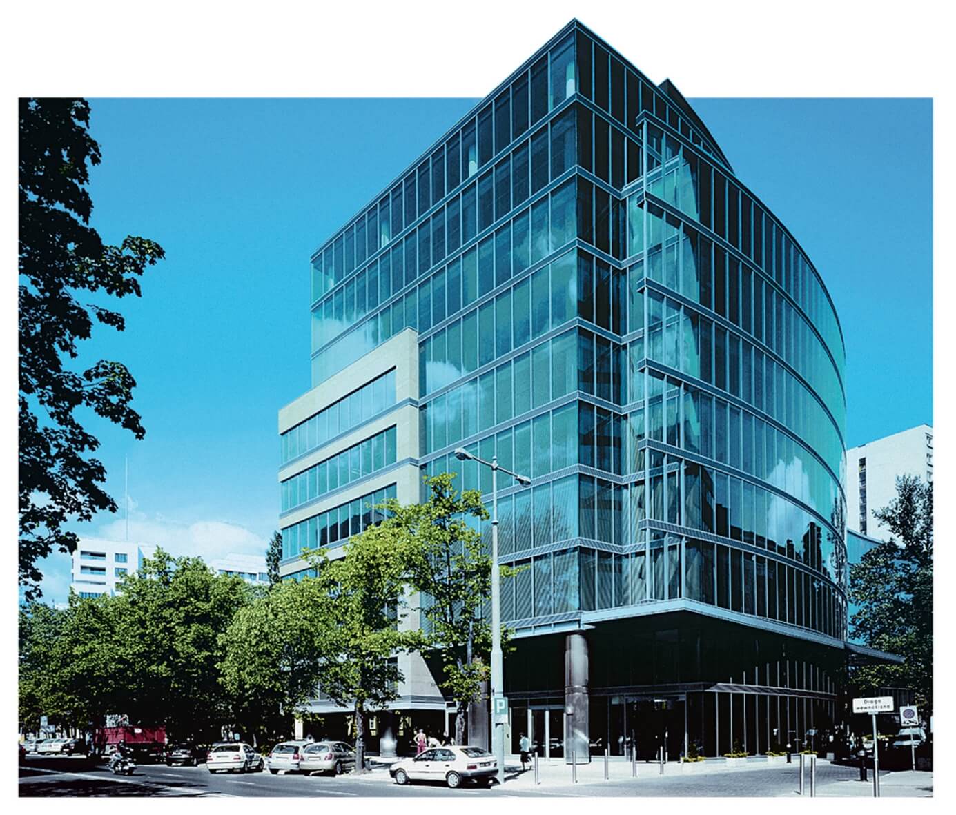 Saski-Crescent-p.-20